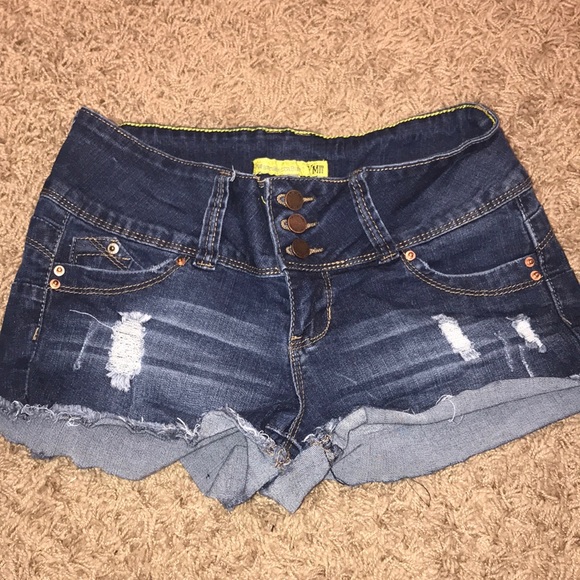 wanna betta butt jean shorts